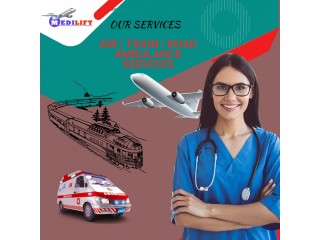Medilift Train Ambulance Service in Delhi with Highly Specialized Medical Crew