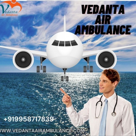 a-highly-experienced-and-well-trained-medical-team-by-vedanta-air-ambulance-service-in-rajkot-big-0