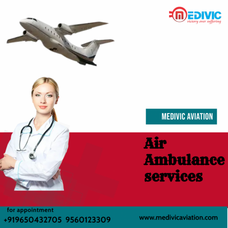 the-team-at-medivic-aviation-air-ambulance-service-in-jodhpur-offers-care-while-shifting-patients-big-0